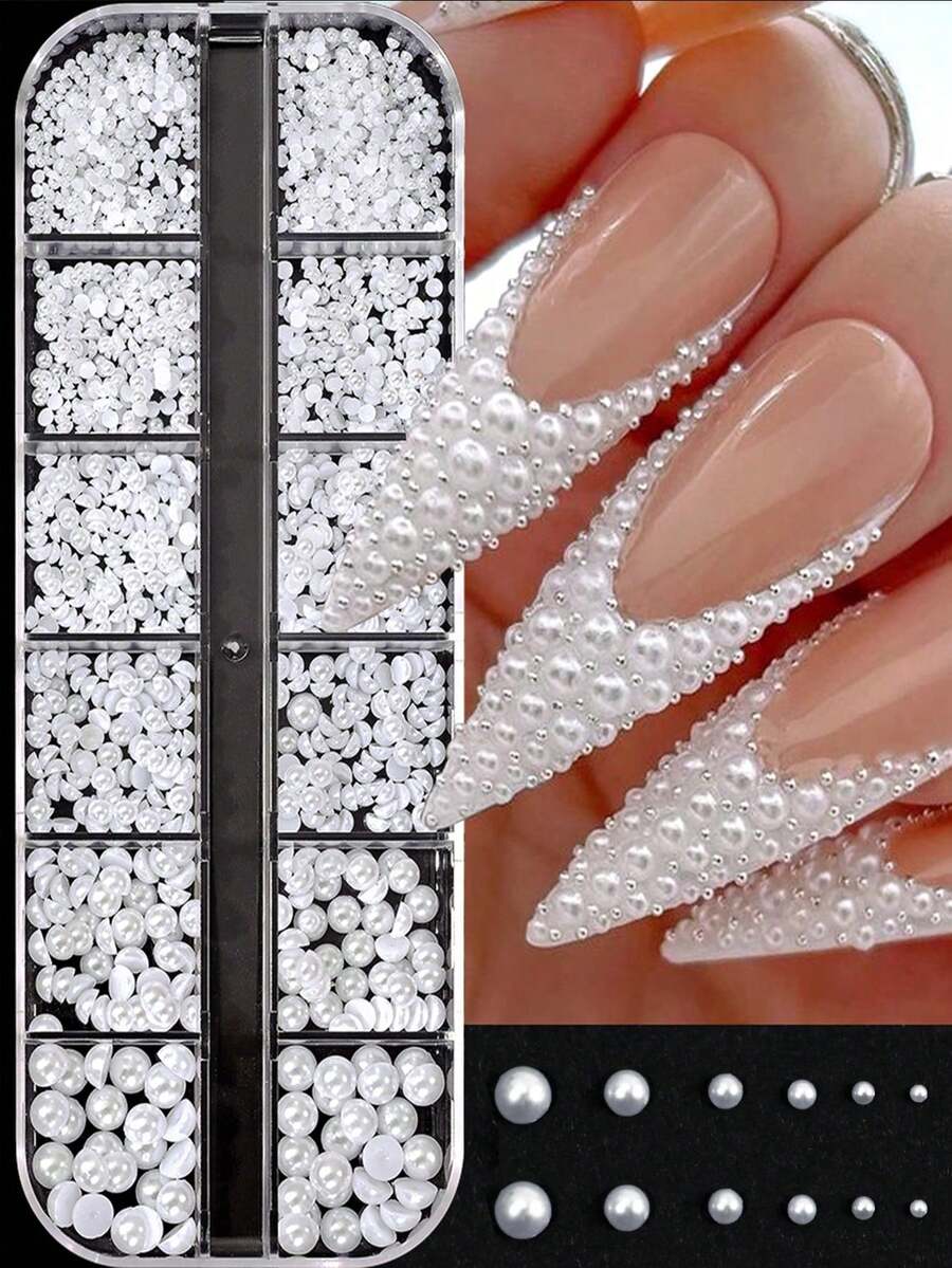 12格白色仿珍珠美甲装饰套装——包含3D和半圆形仿珍珠珠子、水钻和各种配件。这些可爱无味的“鱼子酱”仿珍珠颗粒形状和大小各异，从小到大应有尽有，是美甲爱好者的理想之选。 - 彩色 - 查看 1