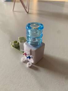 1 pezzo 1:12 Distributore d'acqua in miniatura per casa delle bambole, modello di scena di micro cibo, modello micro realistico DIY, set di bollitore d'acqua in miniatura realistico, distributore d'acqua in miniatura da tavolo, modello di micro cibo in miniatura per cucina, accessori per casa delle bambole distributore d'acqua in miniatura realistico, giocattolo di finzione distributore d'acqua in miniatura, accessorio per fotografia micro paesaggio - Multicolore - Visualizzare 4