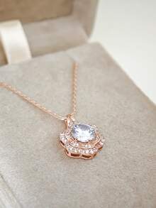 1pc Shiny Sunflower Zirconia Pendant Necklace, Suitable For Women - Rose Gold - View 3