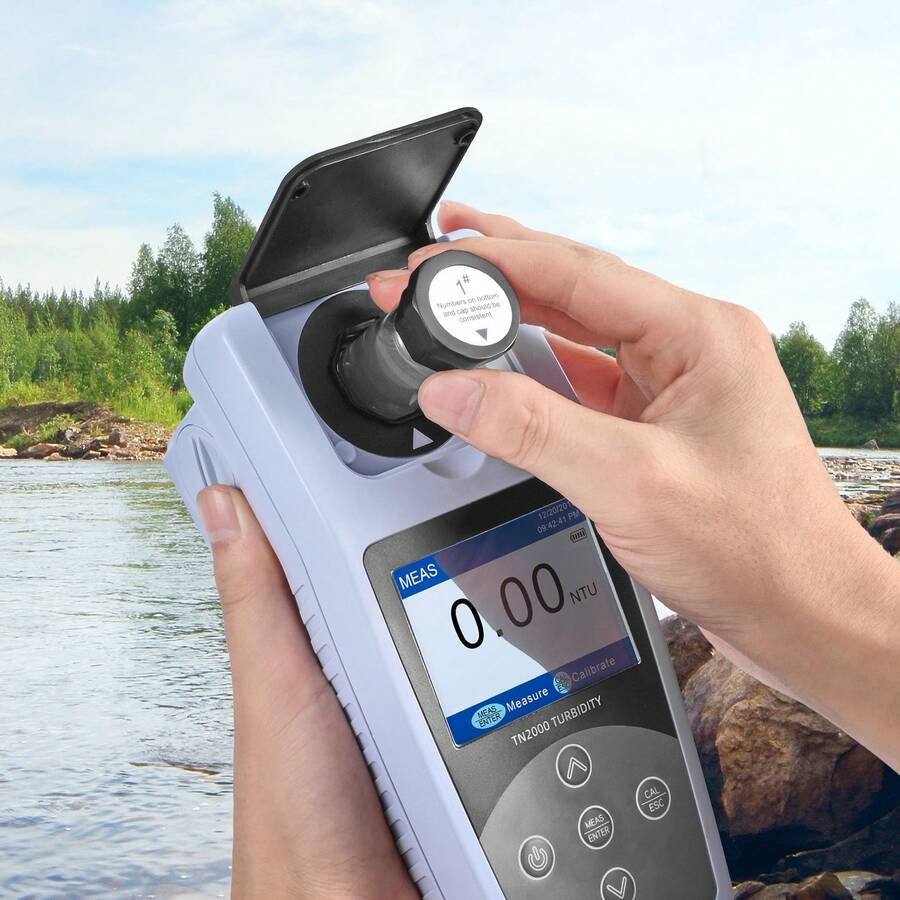 Turbidity Meter, 0–1000 NTU Measuring Range, EPA 180.1 Compliant, Portable White Light Turbidimeter, With Calibration Solutions, Sample Vials, And Carry Case, For Use In Field And Plant - White Light 0~1000 NTU - View 1