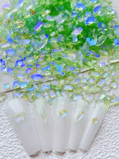 100个春季美甲装饰贴，极光绿，平底蝴蝶形、领结形、水滴形、心形、S形、方形、菱形、长方形、星形等多种形状随机混搭，适合美甲创作，春夏季节适用，可爱风格，DIY装饰配件，哑光、亮面、长指甲、短指甲、杏仁形指甲、芭蕾舞鞋形指甲、法式尖形指甲均适用。