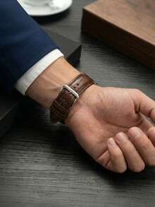1件棕色PU皮革錶帶，適用38mm 40mm 41mm 42mm 44mm 45mm 46mm 49mm系列，適合男士商務正式與日常穿著，理想用於商務會議、辦公室、日常使用，是送給男士、父親、丈夫的絕佳禮物配件，完美適用於生日、聖誕節、父親節及其他節日 - 深棕色 - 查看 5