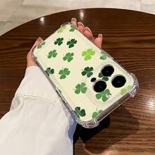 Estampado de trébol verde sobre fondo beige. Esta elegante funda es compatible con Samsung, Apple, VIVO, OPPO, , Transsion, ,  y Honor. Fabricada en silicona TPU, ofrece protección contra golpes y caídas, además de una sensación superior. Es un regalo ideal para familiares, amigos y seres queridos, y una opción perfecta para San Valentín y Año Nuevo. - transparente - Ver 4