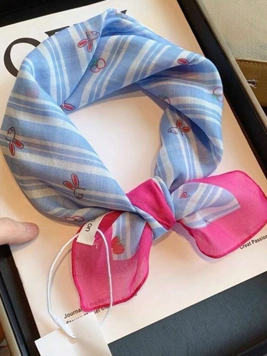 60厘米蓝色樱桃印花真丝围巾，女士春秋新款优雅百搭装饰领巾，轻盈时尚披肩