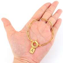 1件新款经典长方形镂空字母吊坠弹簧扣金色不锈钢回形针链手链，女士款 - 金黃色 - 查看 3