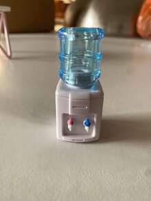 1 pezzo 1:12 Distributore d'acqua in miniatura per casa delle bambole, modello di scena di micro cibo, modello micro realistico DIY, set di bollitore d'acqua in miniatura realistico, distributore d'acqua in miniatura da tavolo, modello di micro cibo in miniatura per cucina, accessori per casa delle bambole distributore d'acqua in miniatura realistico, giocattolo di finzione distributore d'acqua in miniatura, accessorio per fotografia micro paesaggio - Multicolore - Visualizzare 10
