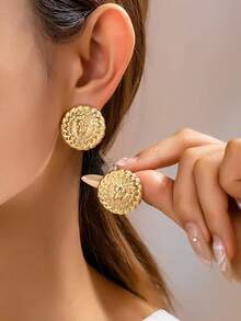 1 par de pendientes de cabeza de león 3D de alta gama, joyería popular de estilo europeo y americano para comercio transfronterizo - Amarillo Oro - Ver 4