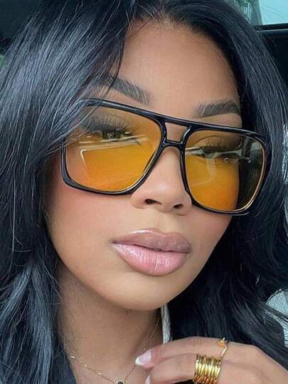 男女皆宜的时尚双梁飞行员款眼镜，沙滩配饰。多种颜色可选。适合女性日常佩戴。也适合秋冬季女性休闲及商务装扮。是夏季海滩度假、户外活动和旅行的理想礼物。