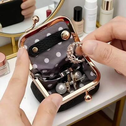 女士首饰盒收纳盒及迷你零钱包 - PU皮革首饰盒，带按扣，可收纳项链/戒指/耳环 - 小巧便携，方便旅行携带 - 女士礼品盒（生日、情人节、母亲节） - 优雅首饰盒，配有安全锁扣、波点图案、纹理内衬和织物内衬，生日礼物之选