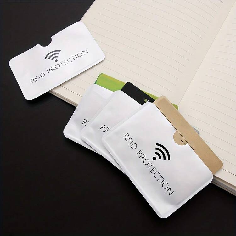 Set 10 Custodie RFID Antifurto Per Carte Di Credito – Impermeabili, Con Angoli Arrotondati E Tacca, Dimensioni 9.1x6.3 Cm