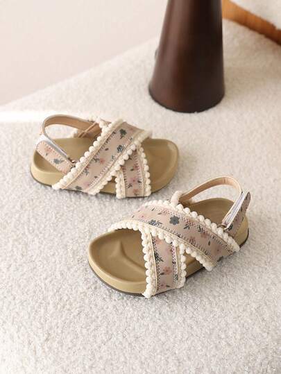 1 đôi dép xăng đan cổ điển dễ thương cho bé gái, giày đi biển mùa hè kiểu đồng quê cho bé gái.