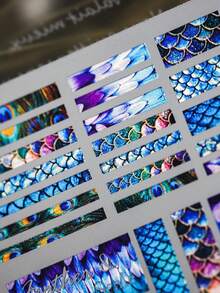 1片装炫彩鱼鳞孔雀羽毛全息美人鱼海洋主题美甲贴纸 5D梦幻美甲贴花 自粘美甲装饰贴片，适合女性和女孩 - 彩色 - 查看 3