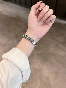 The Star Sparkle Diamond Bracelet Strap Is Compatible With Galaxy Watch 7/6/5/4 (40mm, 44mm, 47mm, 46mm, 41mm), Galaxy Watch 5 Pro (45mm), Galaxy Active 2, Galaxy The Watch 3 (18/20/22mm), And Works With HW Watch 5/4/3/2/1 And GT5/4/3/2, As Well As HW Watch Fit3/Fit4 And HW Band 8/9/10 With NFC - Silver - View 4