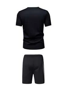 男士夏季短袖T恤短裤套装，个性化印花图案，时尚休闲外出装，带口袋，松紧腰抽绳裤，两件套，适合跑步、高尔夫、钓鱼、篮球、露营、健身、游泳和海滩等活动，是送给丈夫或男友的绝佳礼物。 - 黑色 - 查看 2