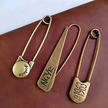 1pc Random Style Retro Pin Collection,Coat Clips, Shawl Pins, Shoe Pins, Sweater Pins, Hole-In-The-Wall Shoe Pins,High-End Classic Design, Ideal For Daily Commutes, Small Gatherings, Holiday Gifting - Multicolor - View 2