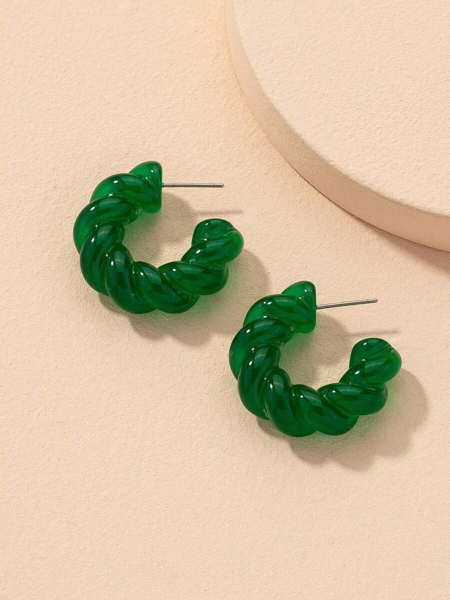 1对复古祖母绿扭纹C形树脂耳环,透明质感独特设计,适合女性日常佩戴和派对装扮。 - 綠色 - 查看 1