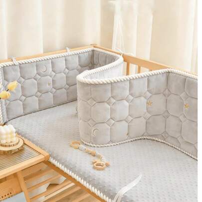 1 tấm chắn cũi dày thêu họa tiết cho bé, bảo vệ đầu và chân, thanh chắn giường và vỏ vải đệm cho trẻ sơ sinh, tấm đệm mềm chống va chạm cho trẻ sơ sinh, hàng rào chống va chạm cho trẻ em, bộ ga trải giường chống va chạm cho trẻ sơ sinh có thể tháo rời và giặt được, quà tặng cho trẻ sơ sinh, trang trí phòng trẻ.