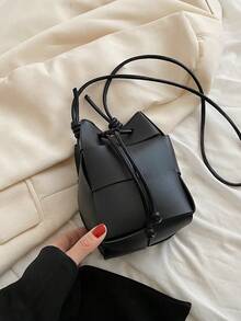 女士迷你编织斜挎包 - 抽绳 PU 水桶包，适合日常使用 - 黑色 - 查看 6