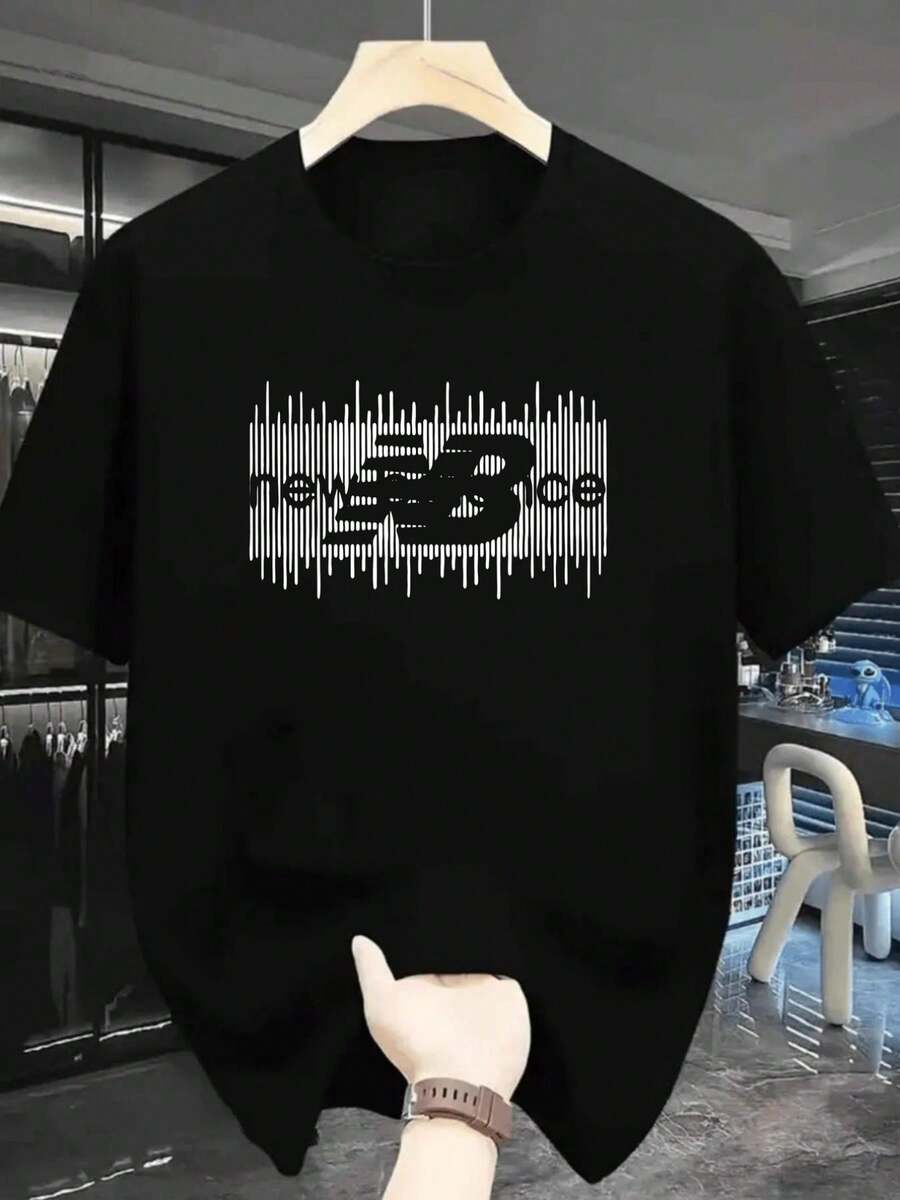 Stylish Black Cotton T-Shirt, Adorned With A White Pattern Featuring The Stretch-Style "NB" Logo, Surrounded By Wave Patterns And The Words "New" And "Balance, " Is The Top Choice For Casual Wear.A  Item In Fashion Stores, It's An Excellent Gift For Fashion Enthusiasts And Also Provides A Comfortable Everyday Wearing ExperienceMinimalist Style  Sweatshirt ,Mens Clothes,Shorts,Shirts,Men,Romwe - 黑色 - 查看 1