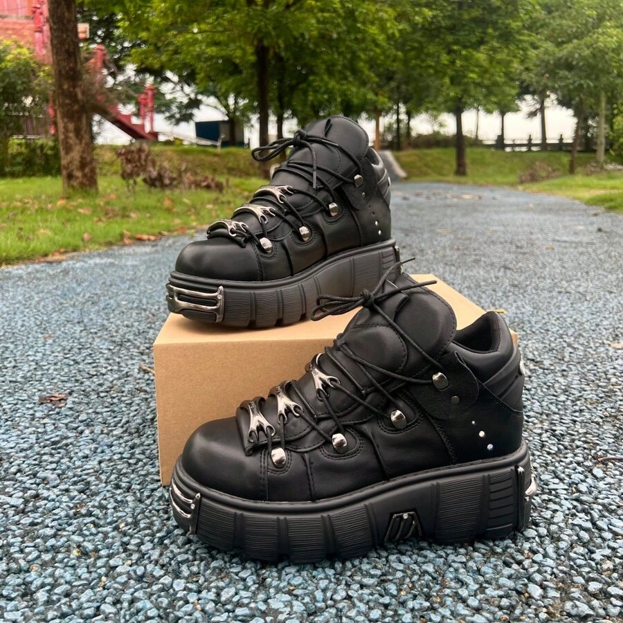 Punk Style Pure Black Unisex Chunky Platform Sneakers Metal Decoration Vintage Light Lace-Up Leather Single Shoes - màu đen - Xem 1