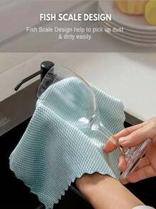 Khăn thần kỳ, Khăn lau kính họa tiết vảy cá, Khăn lau kính, Thấm hút tốt và không bị rụng lông, Không để lại vết nước, Khăn lau bát đĩa nhà bếp, Khăn lau cửa kính và gương xe hơi, Khăn rửa xe, Khăn lau gương phòng tắm, Đa năng - Nhiều màu - Xem 14