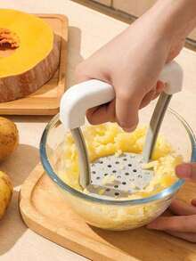 1 Piece Manual Potato Masher, Potato Press, Purple Sweet Potato Crusher, Durable Plastic Manual Crushing Tool, Kitchen Vegetable Fruit Crushing Tool, Essential Kitchen Tool. - Multicolor - View 2