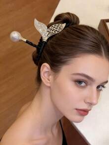 1件装女士水钻仿珍珠装饰发髻器，优雅时尚的发饰，适合打造可爱发型，可作发夹、美妆工具、卷发配件等使用，适合秋季、旅行等场合。关键词：美妆工具、女士配饰、护发产品、秋季、头发、发饰、旅行、发饰、女士配饰、女士发饰 - 彩色 - 查看 3