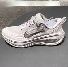 Nike Zapatillas VOMEROPLUS para hombres, zapatos de running y entrenamiento con amortiguación de impactos - Gris - Ver 2