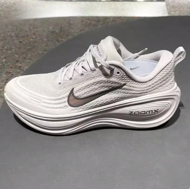 Nike Zapatillas VOMEROPLUS para hombres, zapatos de running y entrenamiento con amortiguación de impactos