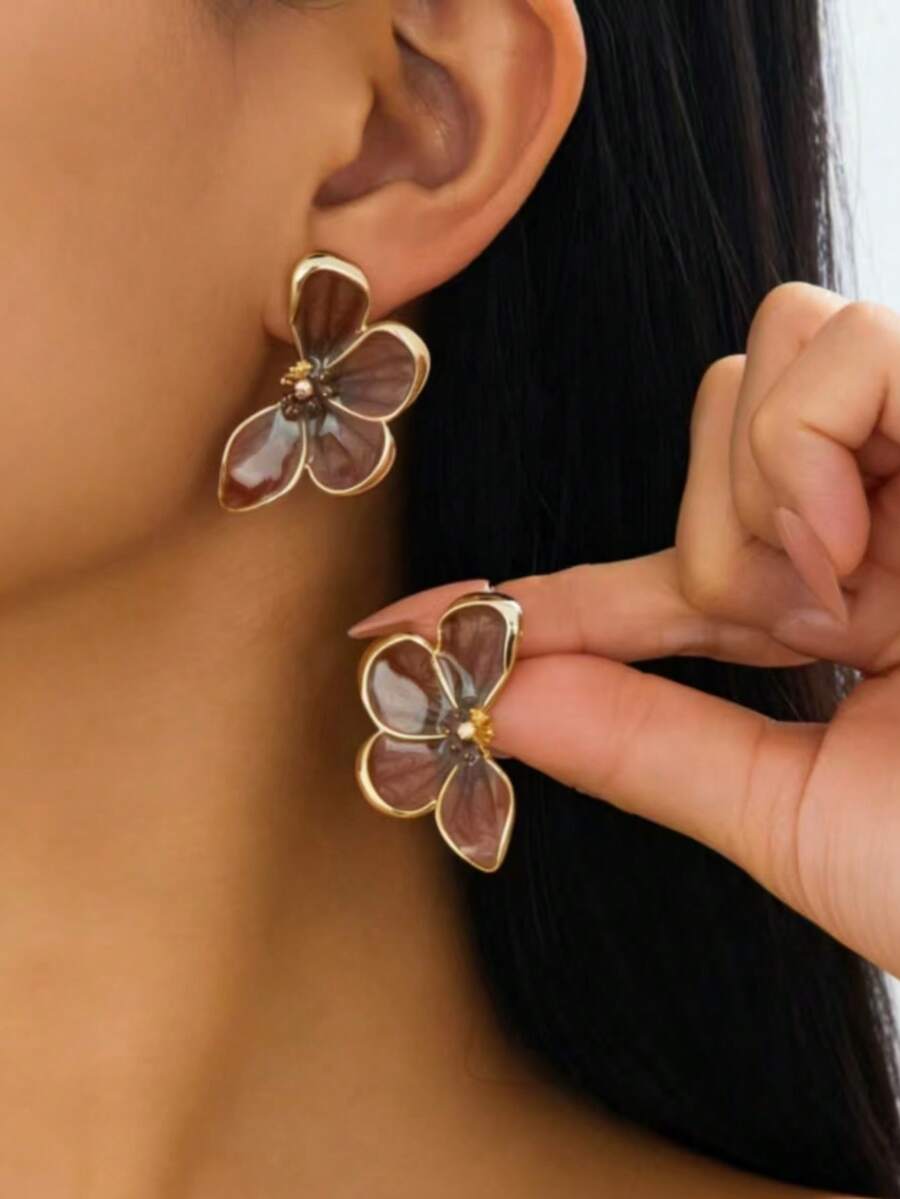 1 Pair Handpainted Enamel Drip Oil Golden Earrings, Surprise Gift For Daily Wear, Birthday, Mother's Day, Girlfriend Or Daughter - Khaki - View 1