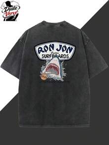 This Black Washed And Distressed T-Shirt Features A Design Inspired By The Creative Innovations Of R ON JON's Logo, Showcasing A Classic Shark Surfing Pattern. Made From 180g 100% Cotton, The T-Shirt Boasts A Modern Aesthetic, Creating A Naturally Stylish And Cool Y2K Look-Simple Yet Creative. This Men's Casual Sports T-Shirt Is An Essential Short-Sleeved Item For Spring And Summer. Affordable, Comfortable, And Unisex, It Makes A Perfect Gift For Men. Whether For Everyday Wear, Outdoor Activities, Or Street Style, It's An Ideal Choice For Sportswear And A Wonderful Gift For Friends And Family. - 黑色 - 查看 2