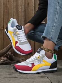 Giày thể thao nữ dáng rộng, thoáng khí và thoải mái, thời trang và đa năng, lựa chọn lý tưởng cho giày thể thao thường ngày của nữ. Nhẹ và chống trơn trượt, với khả năng giảm sốc tuyệt vời, đôi giày chạy bộ/giày dáng rộng này mang lại không gian thoải mái cho đôi chân của bạn, giày thể thao thường ngày unisex. - Nhiều màu - Xem 5