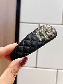 2个PU皮革金属水钻字母刘海夹，时尚百搭女士发饰，优雅情人节礼物 - 彩色 - 查看 4