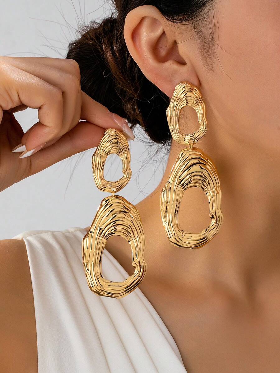 1 Pair Exaggerated Gold Asymmetrical Hollow Out Earrings For Women - Gold Patterned Oval Earrings - View 1