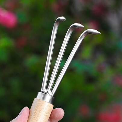 三爪钩，锰钢除根器，带木柄，花园除草工具，适用于挖掘、除草和园艺工作（卡其色）