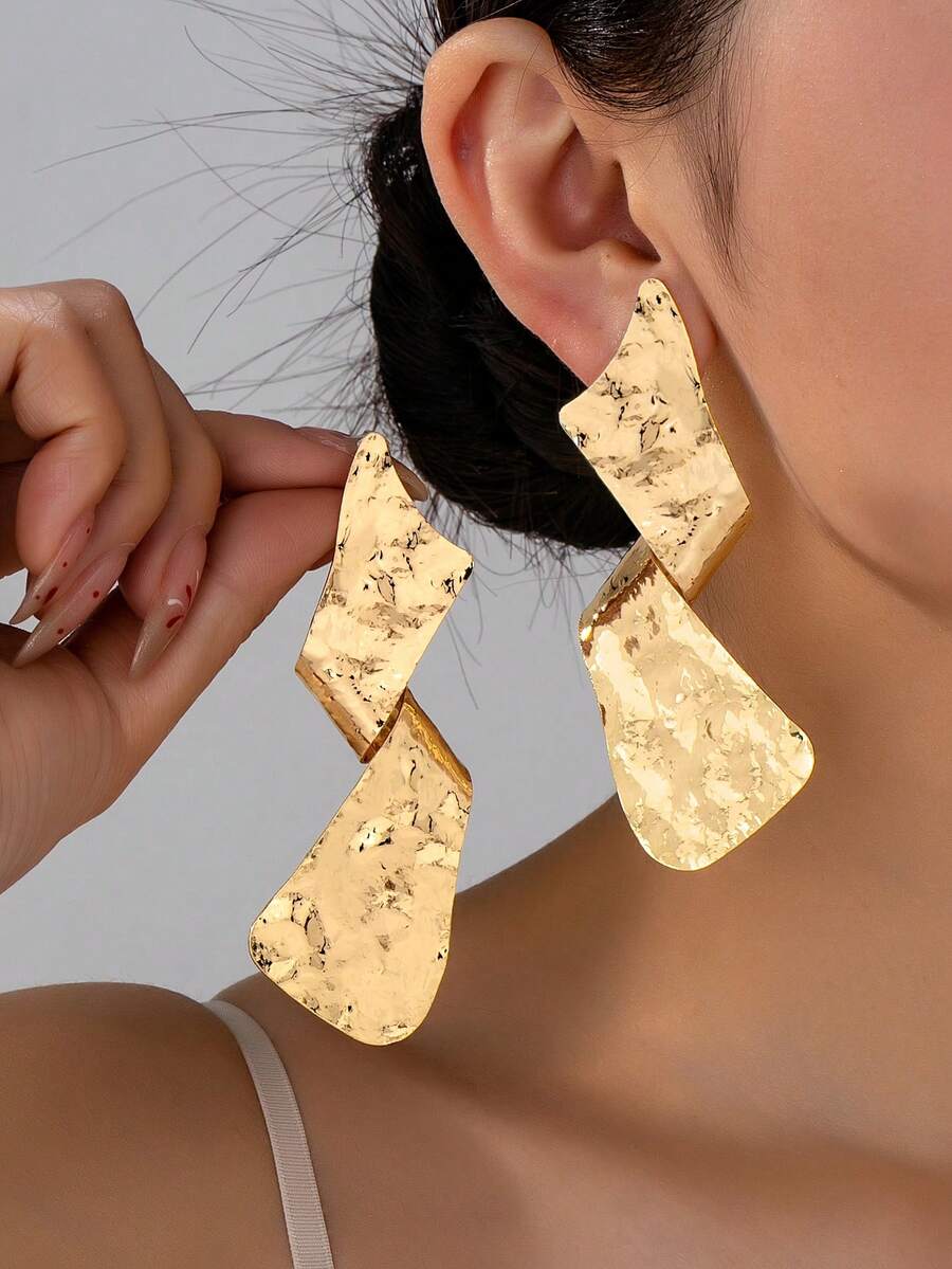 1 Paar übertriebene goldene asymmetrische Hohlohrringe für Frauen - Goldene, unregelmäßig geknotete Ohrringe - Übersicht 1