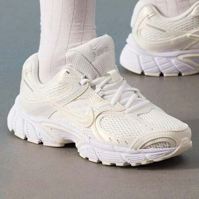 Jordan 女士休闲鞋 V5 RNR XWFW，轻便舒适的运动鞋，适合日常穿着和旅行，IH6355-047