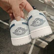 Nike Giày thể thao nam AJ1 cổ thấp, kiểu dáng retro, giày bóng rổ mới. - Trắng/Xám xanh nhạt - Xem 4
