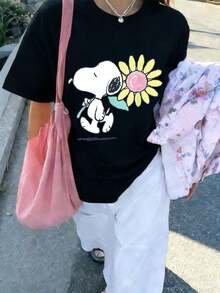 SNOOPY Cute Holding Big Flower Retro Cartoon Short Sleeved T Shirt Creating Summer Denim Shorts Lazy Casual Style Outfit - Black - View 2