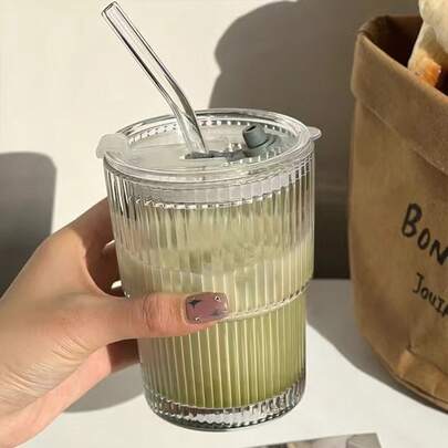 1个ins风条纹玻璃咖啡杯，带盖和吸管，便携简约设计，可盛装水、茶或咖啡，圆形，容量400毫升