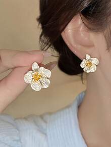 复古山茶花耳环——独特时尚的小巧设计，百搭各种服饰。耳钉。 - 彩色 - 查看 2