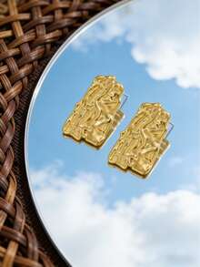 一对不锈钢耳环，采用褶皱纹理和夸张的不对称几何设计，适合节日和派对佩戴。 - 彩色 - 查看 7