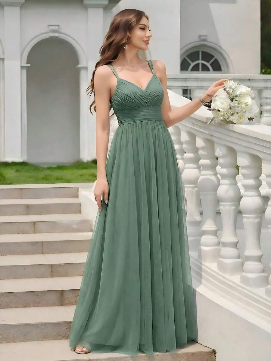 Elegant Lace Contrast Mesh Green Bridesmaid Dress, Criss-Cross Straps, Lace Back Design, Suitable For Wedding, Formal Dinner, Birthday Party And Other Spring/Summer Wedding Guest And Formal Occasions