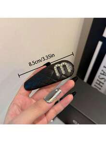 2个PU皮革金属水钻字母刘海夹，时尚百搭女士发饰，优雅情人节礼物 - 彩色 - 查看 6