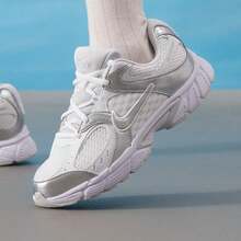 Nike Women's Casual Shoes V5 RNR (GS) Sneakers, Lightweight Comfortable Travel Shoes, HQ6411-103 - Silver/white - View 1