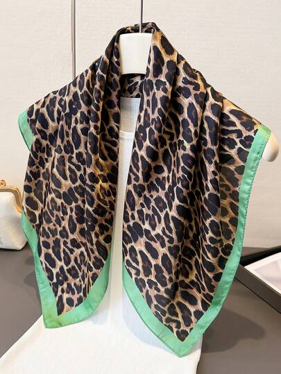 1 Pc Classic Old Money Style Leopard Print Hijab Thin Sunscreen Shawl Women Hair Kerchief Imitation Silk Square Scarf Handbag Foulard Bandana Suitable For Beach, Street, Daily, Vacation,Decoration Ribbon.