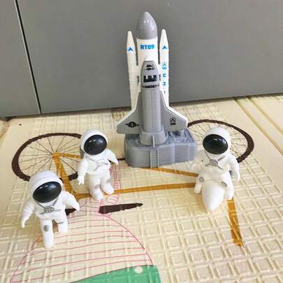 3pcs Astronaut Spaceship Model Toys, Rocket Launch Pad Space Station Model, Astronaut Collection Model Miniatures, Aerospace Rocket Aviation Toys, Astronaut Desk Decor, Home Decoration (Random Gesture)