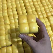 柔软慢回弹面包形减压玩具，带4个隔层 - 彩色 - 查看 3