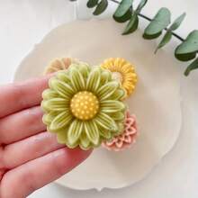 4 Sets Of Chrysanthemum-Shaped Mooncake Molds, Non-Stick Cartoon Green Bean Ice Cream Molds, Handcrafted Baking Tools. - View 6