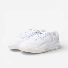 Jordan Flight Court White/Pure Platinum (Women's) - White - View 3